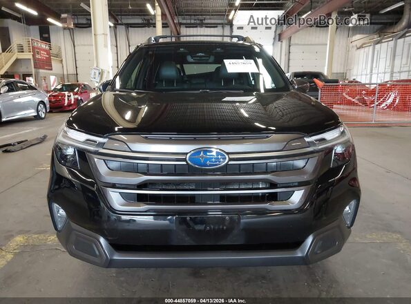 JF2SLDRC2SH547555 2025 SUBARU FORESTER Black 