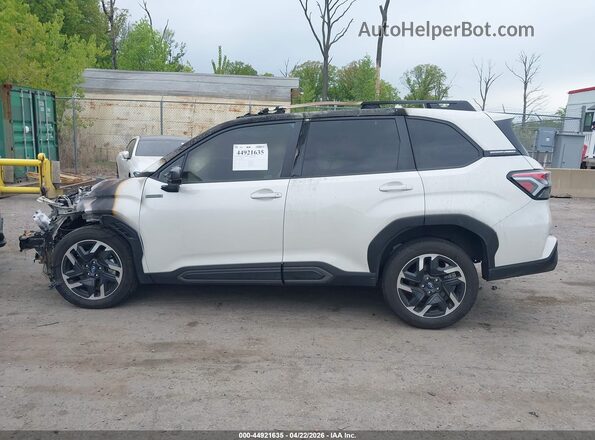JF2SLSRD2SH450143 2025 SUBARU FORESTER White 