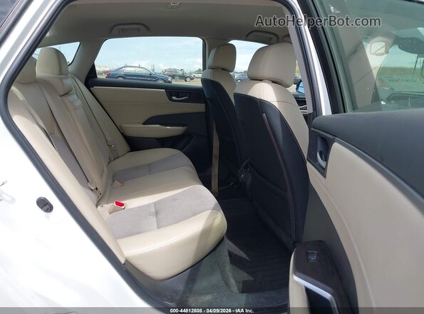 JHMZC5F11JC016282 2018 HONDA CLARITY White VIN sticker view
