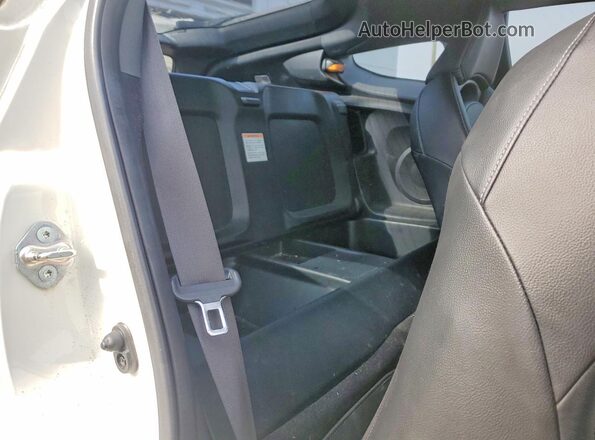 JHMZF1D65GS000695 2016 HONDA CR-Z White Вид задніх сидінь