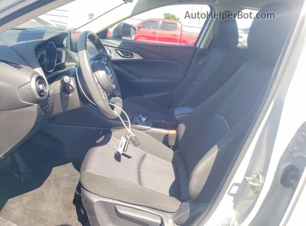 JM1DKDB71M1504358 2021 MAZDA CX-3 Gray Вид салону спереду