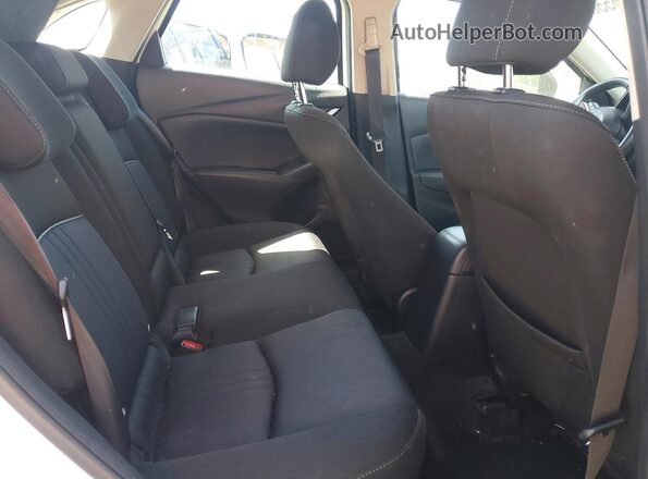 JM1DKDB76M1510883 2021 MAZDA CX-3 White Սալոնի հետևի տեսք