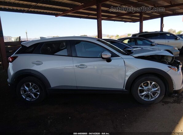 JM1DKFC73G0127844 2016 MAZDA CX-3 Silver Rear interior view