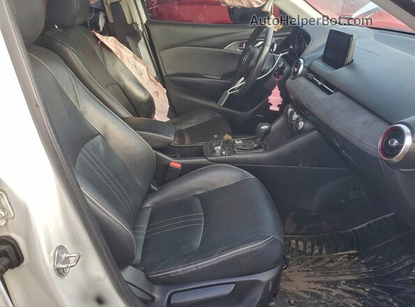 JM1DKFD71K0448546 2019 MAZDA CX-3 White Vista interior delantera