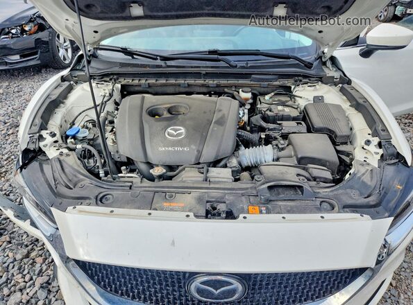 JM1GL1VM2M1604060 2021 MAZDA 6 White Widok wnętrza z tyłu