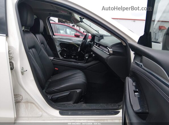 JM1GL1VM5J1304489 2018 MAZDA 6 Белый Вид салона спереди