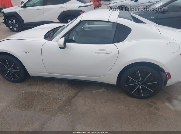 JM1NDAM71R0600305 2024 MAZDA MX-5 MIATA RF White Սալոնի 360 աստիճան տեսք