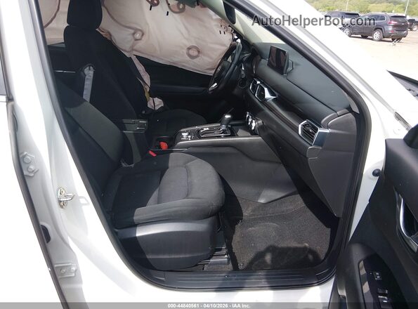 JM3KFBAM4N1572833 2022 MAZDA CX-5 White Вид салону спереду