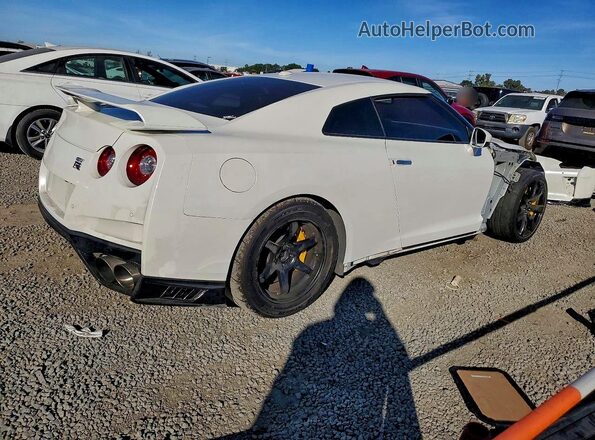 JN1AR5EF1HM820583 2017 NISSAN GT-R White უკანა მარჯვენა