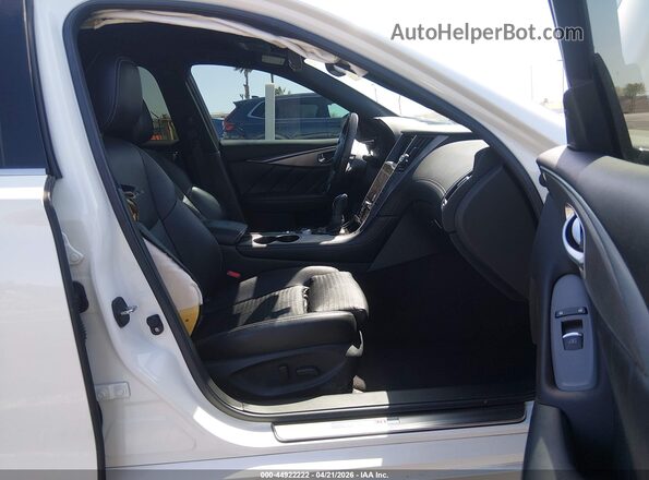 JN1EV7AP5LM203588 2020 INFINITI Q50 White Front interior view