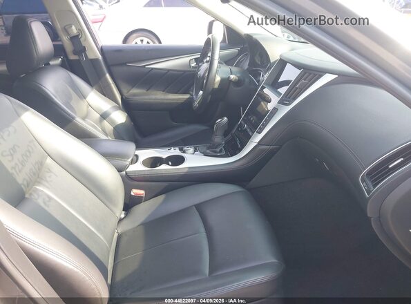 JN1EV7AP6LM203891 2020 INFINITI Q50 Gray Front interior view