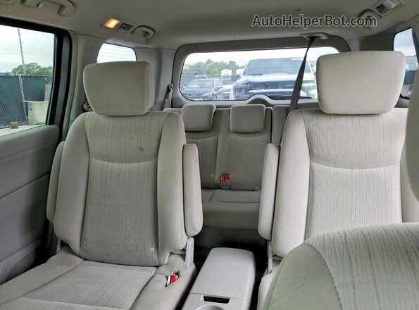 JN8AE2KPXG9150350 2016 NISSAN QUEST Gray Rear seats view