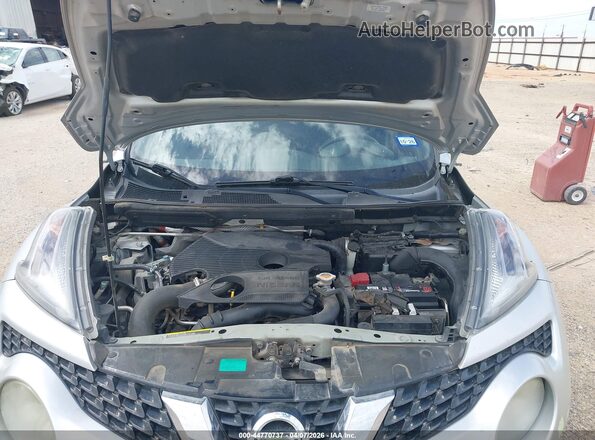 JN8AF5MRXHT704617 2017 NISSAN JUKE Silver Widok z tyłu
