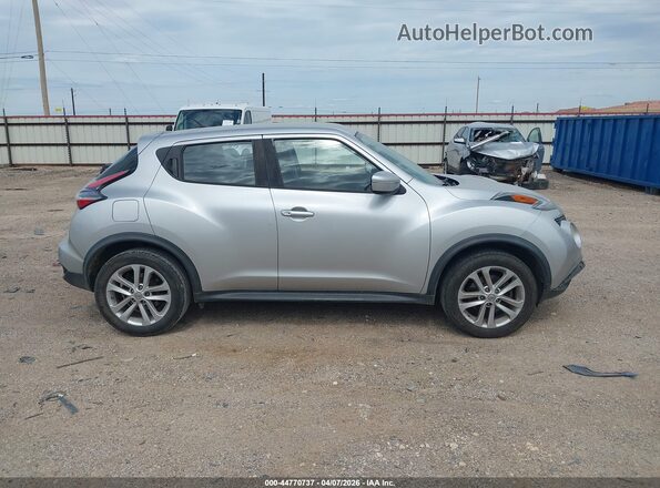 JN8AF5MRXHT704617 2017 NISSAN JUKE Silver Widok wnętrza z tyłu