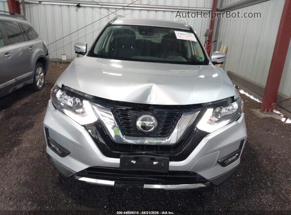 JN8AT2MT7KW259097 2019 NISSAN ROGUE Серебряный Вид спереди