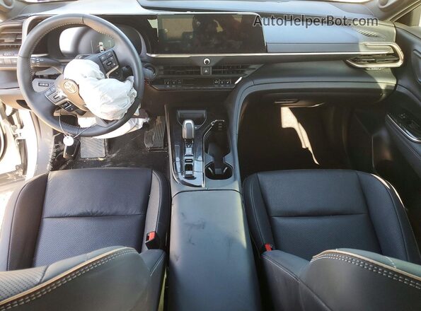 JTDAFAAF7R3008930 2024 TOYOTA CROWN White Widok deski rozdzielczej