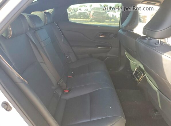 JTDAFAAF7R3008930 2024 TOYOTA CROWN White Widok tylnych siedzeń