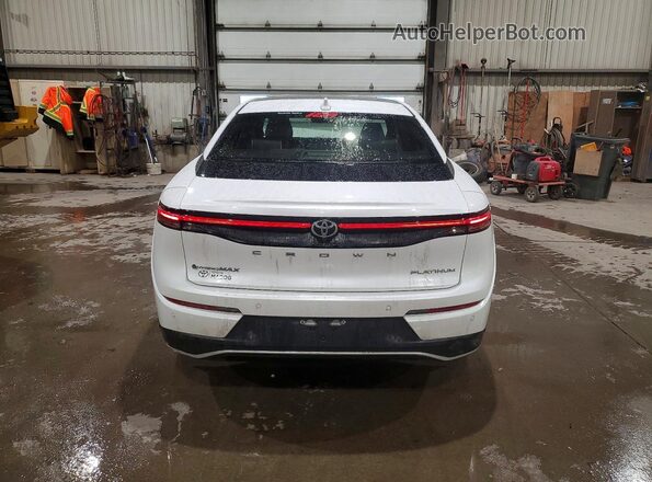 JTDAFAAF8T3015148 2026 TOYOTA CROWN White უკანა ხედი