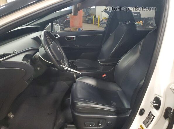 JTDBVRBD4HA001978 2017 TOYOTA MIRAI White Вид салону спереду