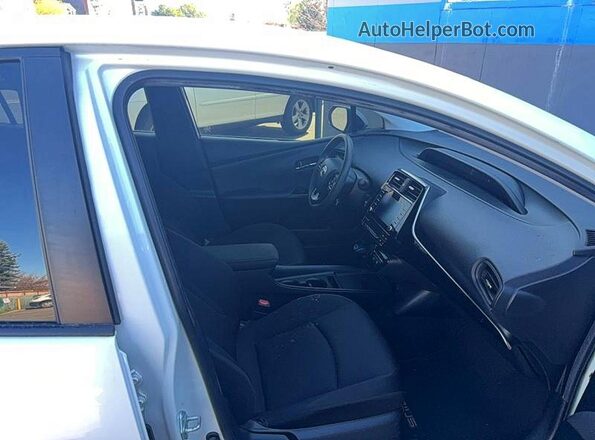 JTDKARFUXL3119679 2020 TOYOTA PRIUS White Widok wnętrza z tyłu