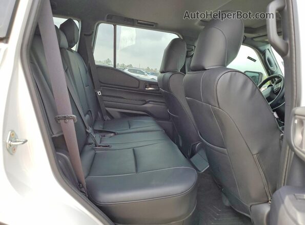 JTEABFAJ4S5015305 2025 TOYOTA LAND White უკანა სალონის ხედი