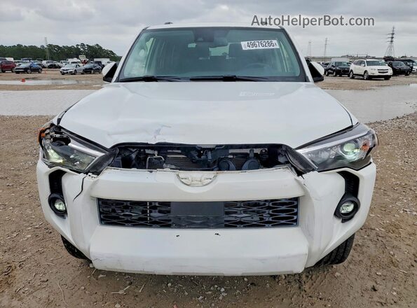 JTEEU5JRXR5312570 2024 TOYOTA 4RUNNER Белый Вид спереди