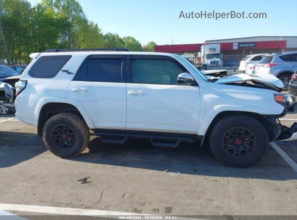 JTERU5JR9M5913799 2021 TOYOTA 4RUNNER White Vista interior de 360 grados