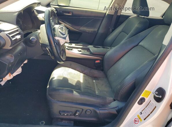 JTHBA1D26J5062965 2018 LEXUS IS Белый Вид салона спереди