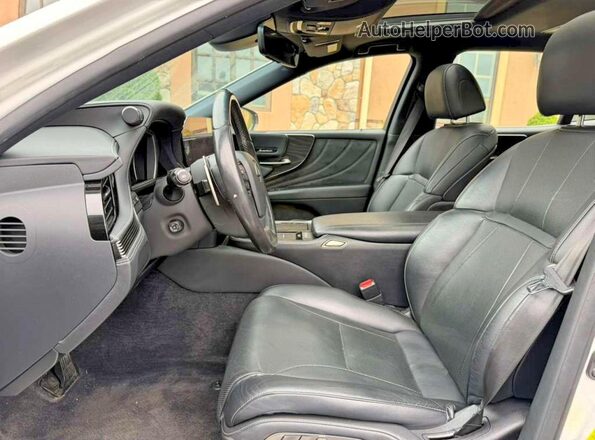 JTHD51FF4M5014687 2021 LEXUS LS White Vista interior delantera