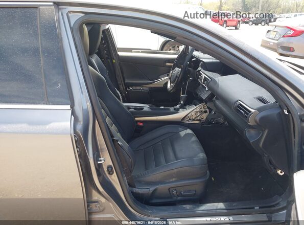 JTHG81F24L5040786 2020 LEXUS IS 300 Gray Widok wnętrza z przodu