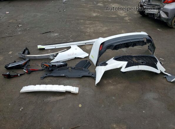 JTHGZ1E2XR5037642 2024 LEXUS IS White Vista del compartimento del motor