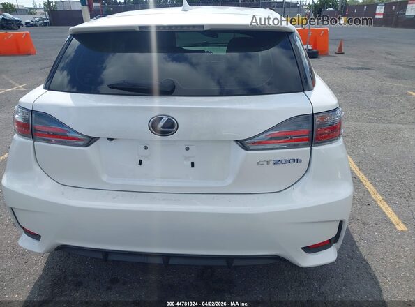 JTHKD5BH1H2280572 2017 LEXUS CT White 
