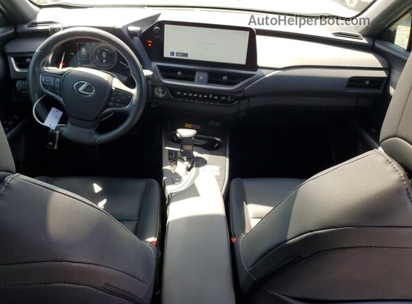 JTHP9JBH3P2066679 2023 LEXUS UX White Առջևի վահանակի տեսք
