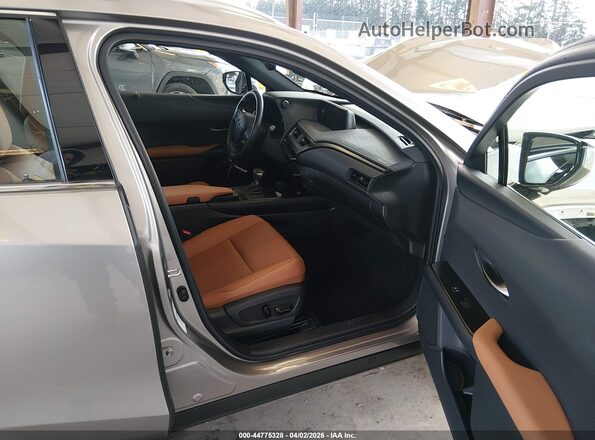 JTHP9JBH6N2060369 2022 LEXUS UX 250H Gray Вид салону спереду