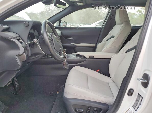 JTHP9JBH7R2076988 2024 LEXUS UX Белый Вид салона спереди