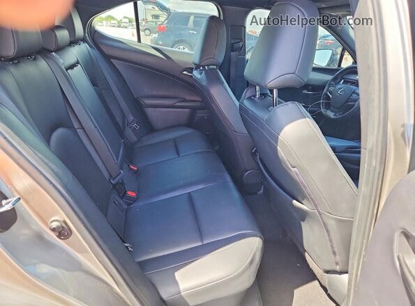 JTHP9JBH9L2024804 2020 LEXUS UX Серебряный 