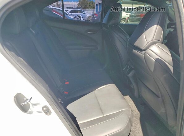 JTHR9JBH2L2021705 2020 LEXUS UX White 
