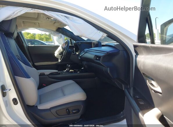 JTHX3JBH3M2032044 2021 LEXUS UX 200 White Front interior view