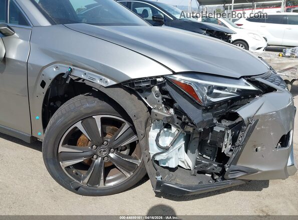 JTHX3JBH7L2030120 2020 LEXUS UX 200 Silver Вид спереду