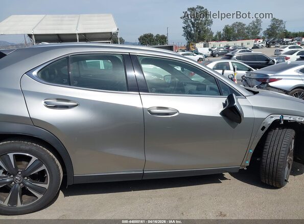 JTHX3JBH7L2030120 2020 LEXUS UX 200 Silver Вид задньої частини салону