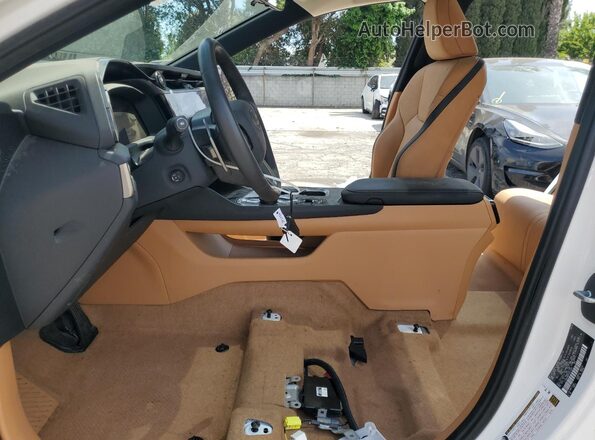 JTJAAAAB2PA016497 2023 LEXUS RZ Белый Вид салона спереди