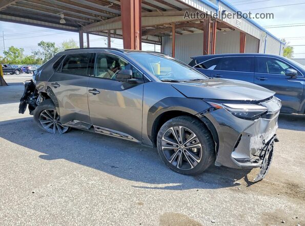 JTMAAAAA2RA040845 2024 TOYOTA LIMITED Серый Передняя правая четверть