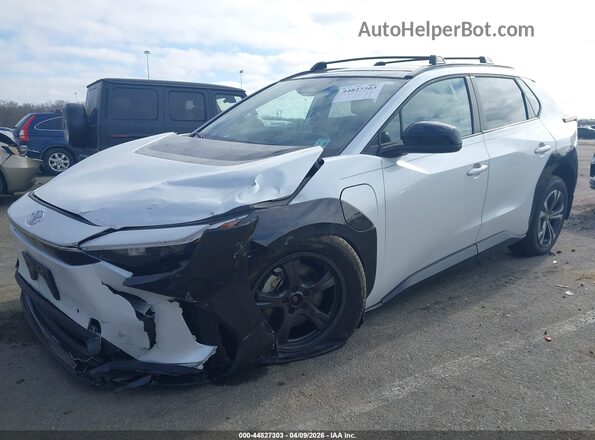 JTMAAAAA5SA068676 2025 TOYOTA LE White წინა მარცხენა ხედი სამი მეოთხედიდან