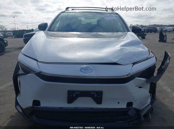 JTMAAAAA5SA068676 2025 TOYOTA LE White ხელსაწყოთა პანელის ხედი