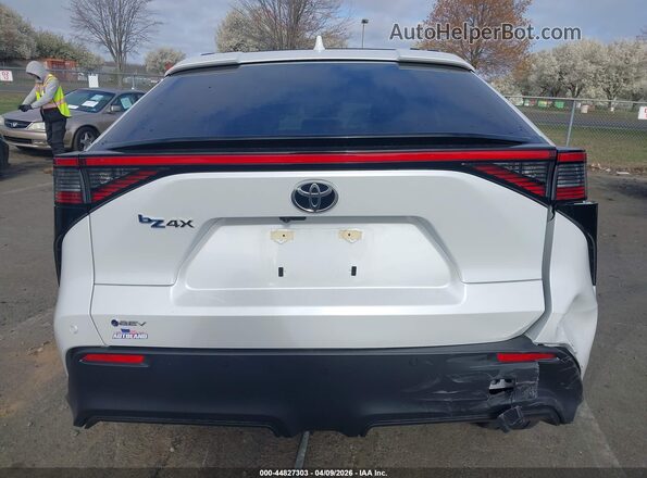 JTMAAAAA5SA068676 2025 TOYOTA LE White 