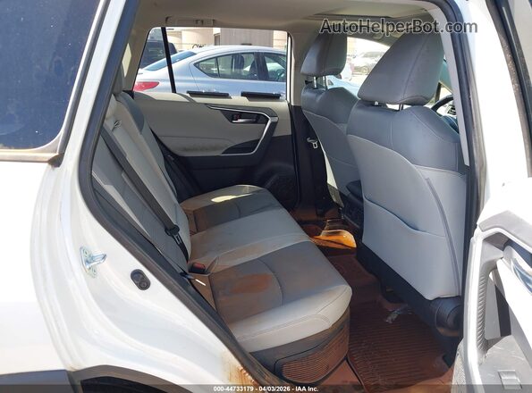 JTMB6RFV8MD025323 2021 TOYOTA LE White Vista de la etiqueta del VIN