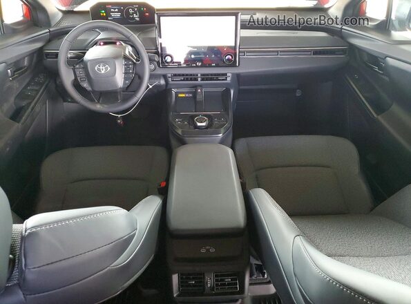 JTMBFAEB8TA004531 2026 TOYOTA LE Burgundy Widok deski rozdzielczej