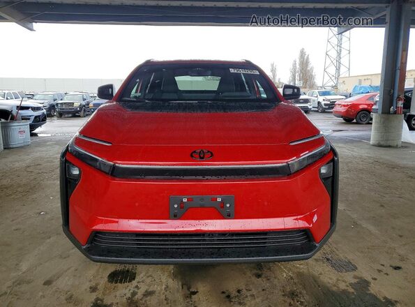 JTMBFAEB8TA004531 2026 TOYOTA LE Burgundy Widok z przodu