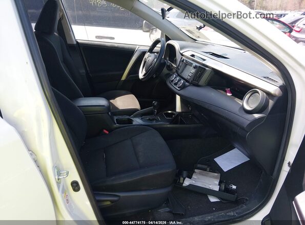 JTMBFREV5GJ102592 2016 TOYOTA LE Белый Вид салона спереди