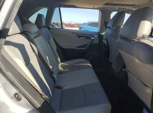 JTMC1RFV2LD055175 2020 TOYOTA LE Silver Вид задніх сидінь